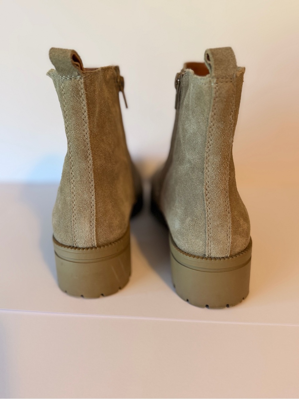 2/$40 Lucky Brand hazyl Chelsea ankle Boot in Camel Tan 6.5/37 - Picture 9 of 9